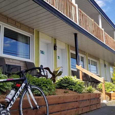 Auberge Happy Logis Lac-Etchemin Eksteriør bilde
