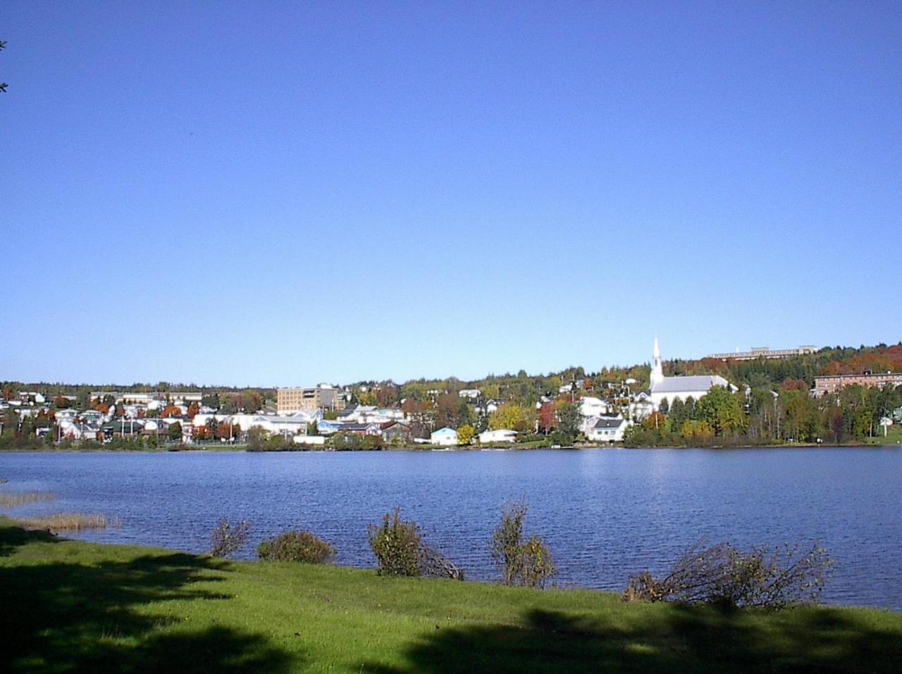 Auberge Happy Logis Lac-Etchemin Eksteriør bilde